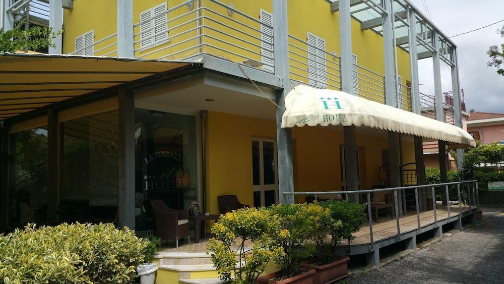 Hotel ILLI Marina di Massa Exterior foto